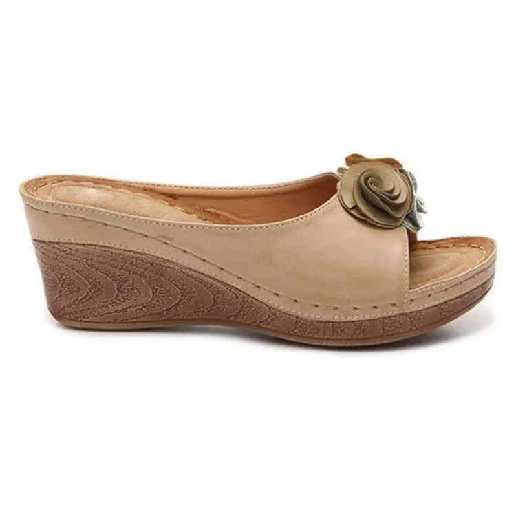 Fara | Ergonomische Sommersandale Mit Blumenriemen