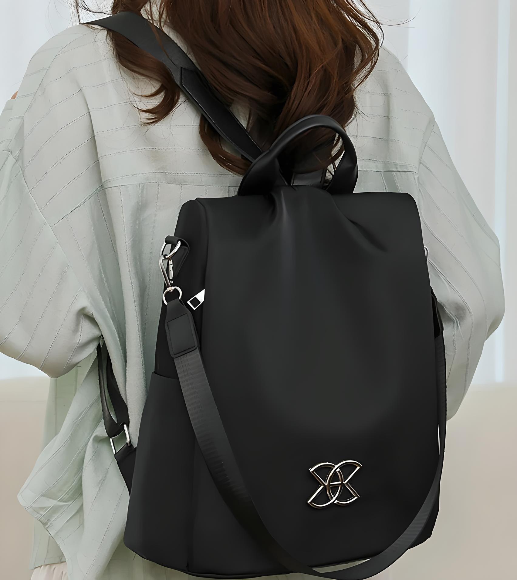 Versa – Damenrucksack mit verstellbaren und abnehmbaren Trägern