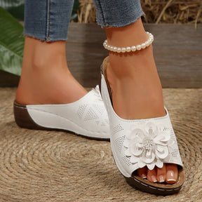 Livia Sandaletten | Sommerlicher Chic mit Blumen-Akzent