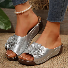 Livia Sandaletten | Sommerlicher Chic mit Blumen-Akzent
