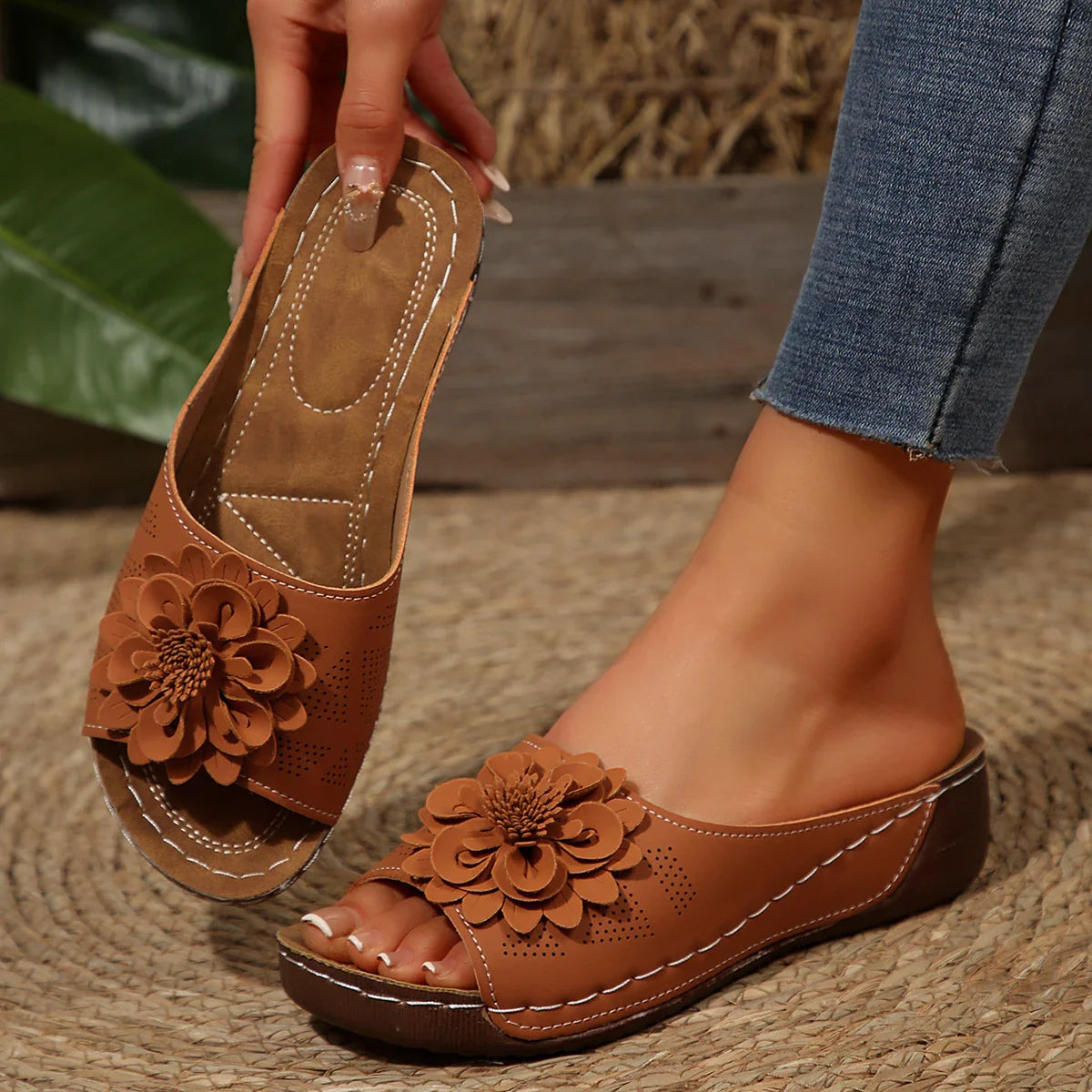 Livia Sandaletten | Sommerlicher Chic mit Blumen-Akzent