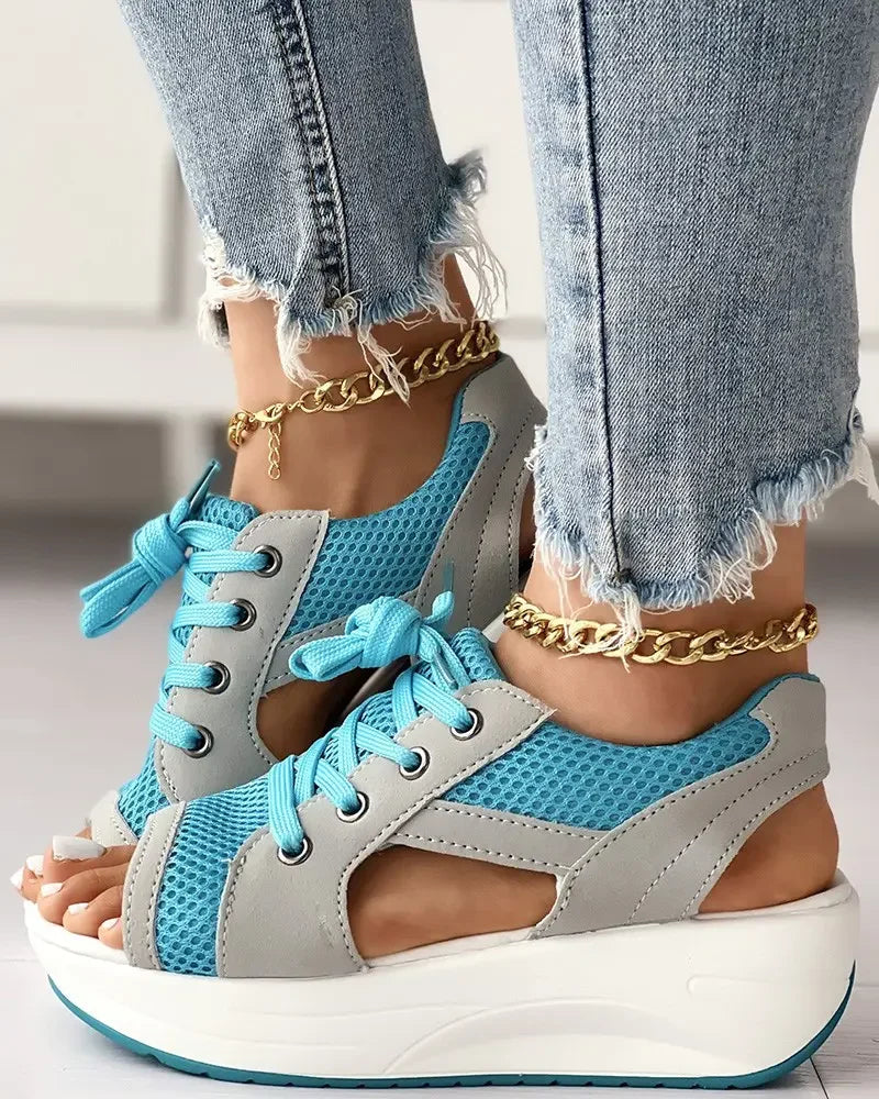 Luna | Stylische Muffin-Sandalen - Kontrastierende Einsätze