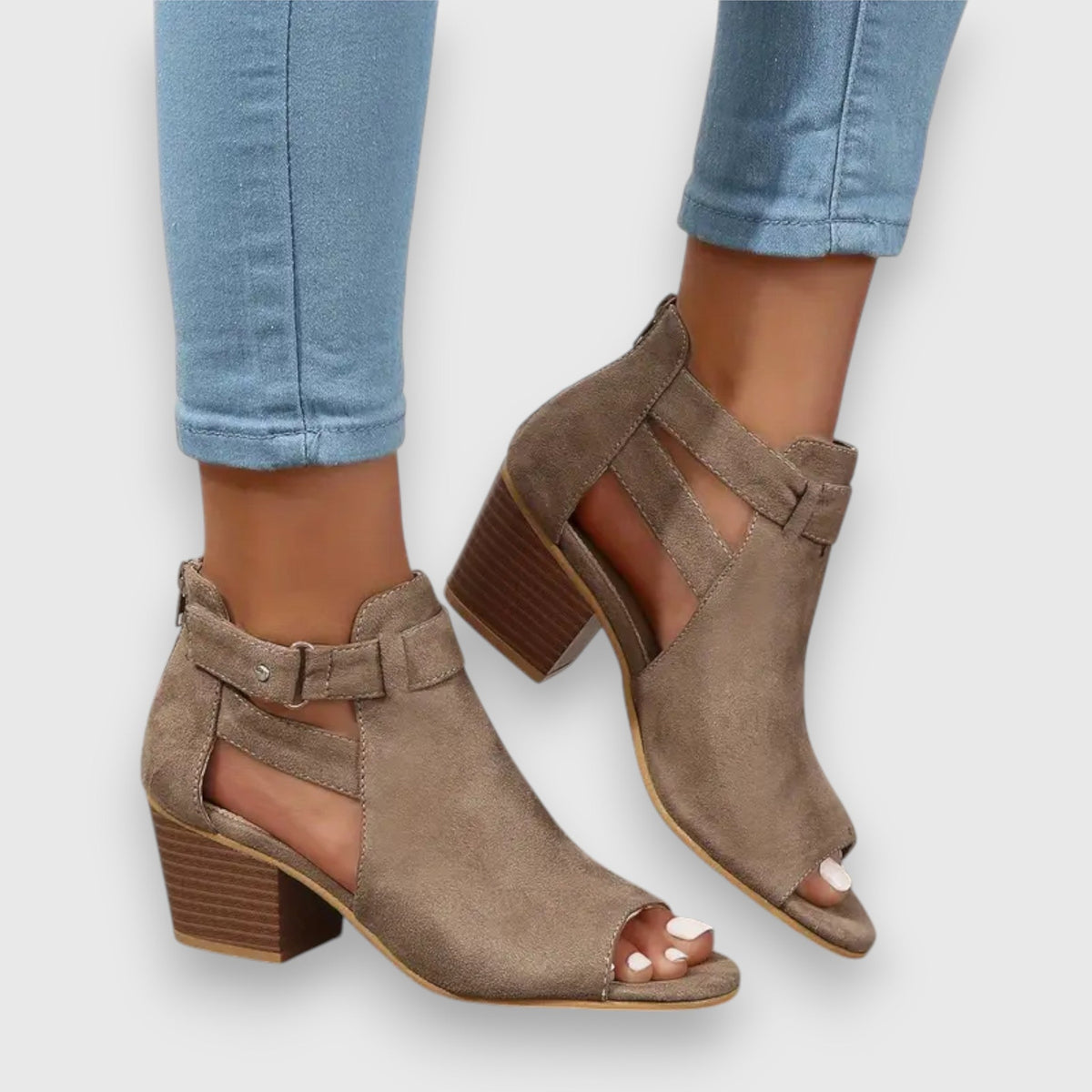 Nadia Blockabsatz-Sandalen | Retro Cut-Out Look