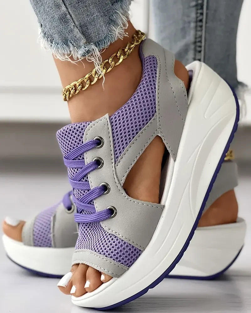 Luna | Stylische Muffin-Sandalen - Kontrastierende Einsätze
